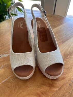 TOMS Cream Canvas Open-Toe Slingback Wedge Sandals